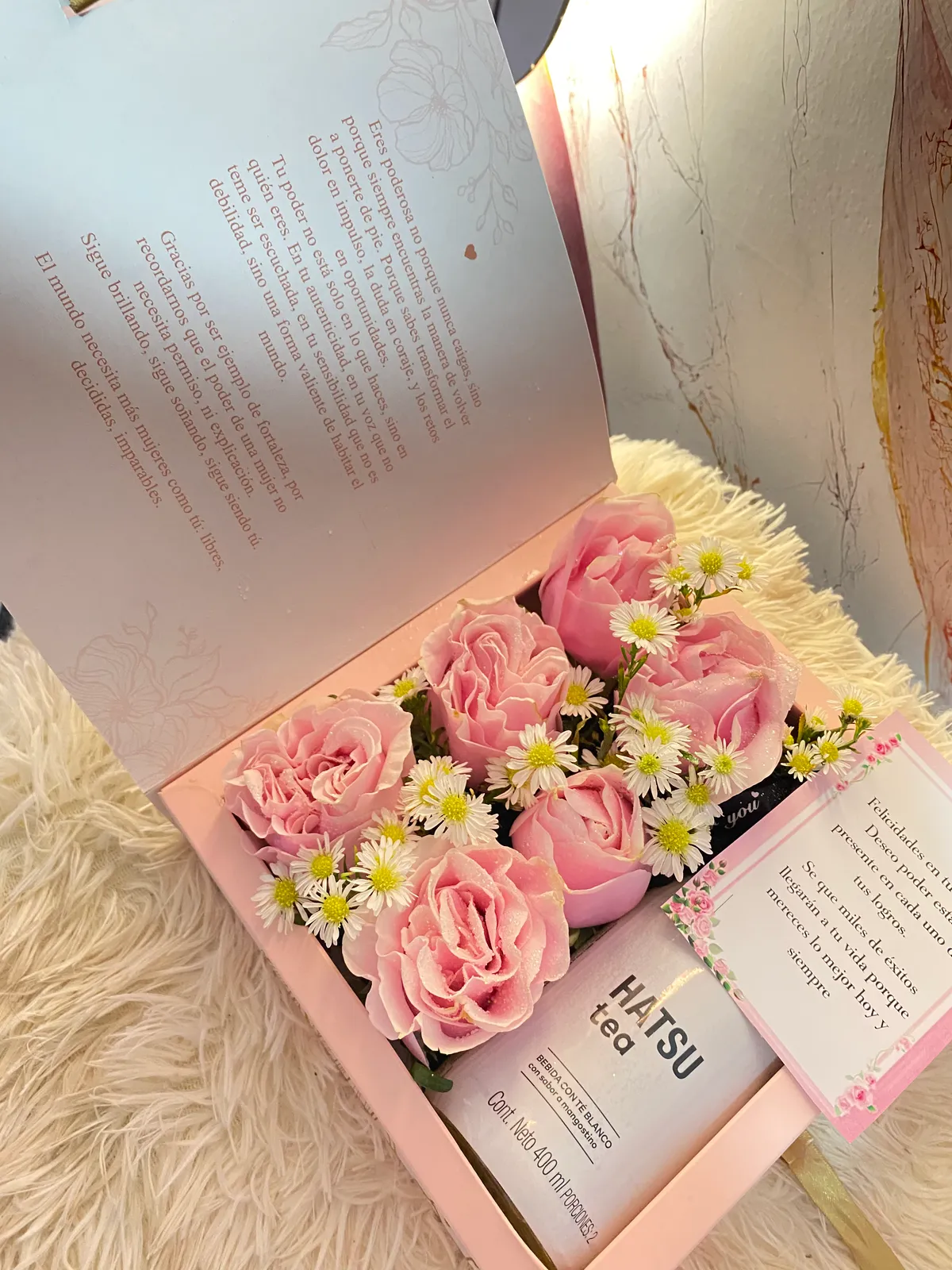 Caja de rosas + té Hatsu