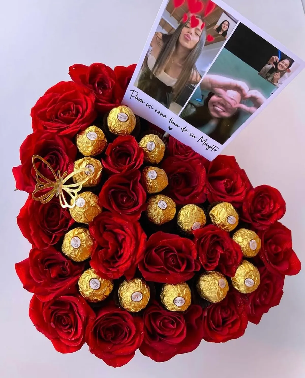 Corazón rosas + choco + fotos