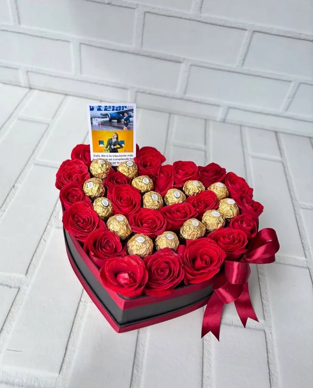 Corazón rosas mediano + choco